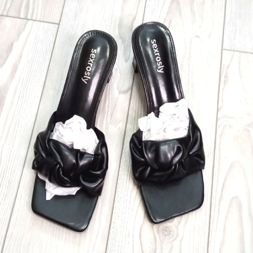 (63-3898) Sexrosly Heels Sz 41 (10.5)